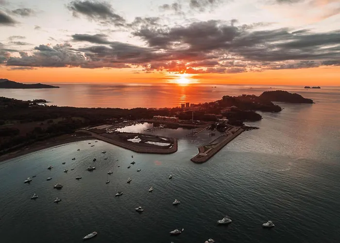 Flamingo Marina Cove 404- Oceanfront Playa Flamingo